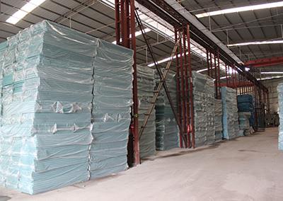 重慶擠塑保溫板車間一側(cè)